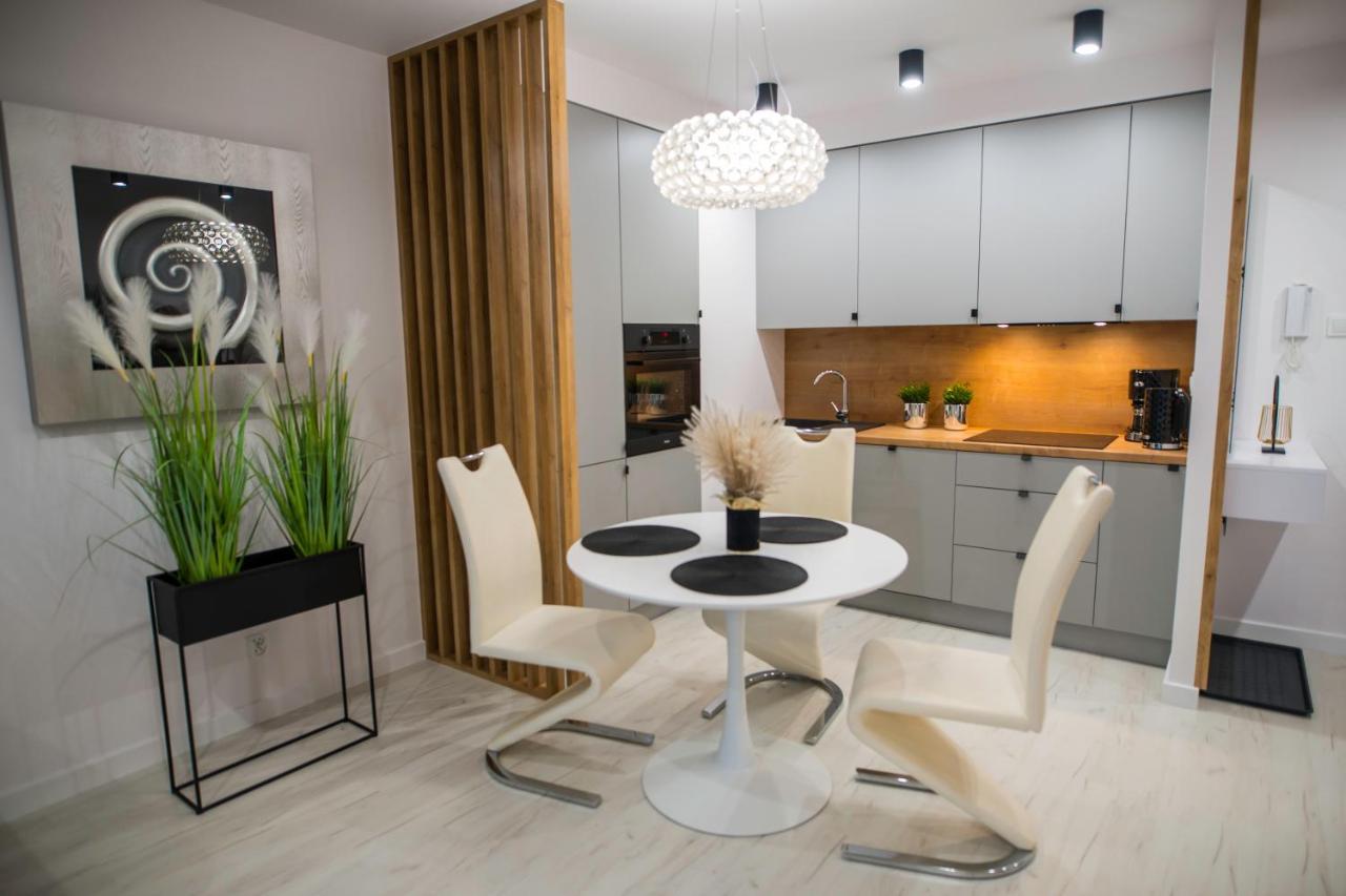 Nowoczesny Apartament Ludova Biskupiec  Eksteriør bilde